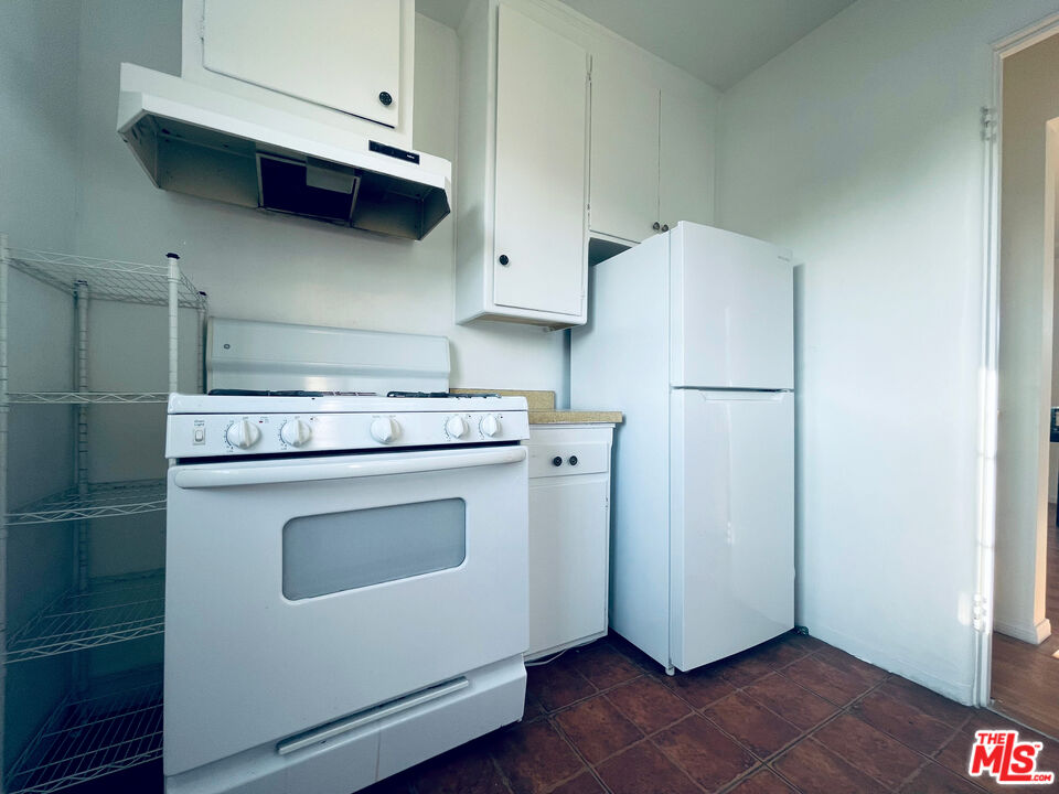 2016 20th Street, Unit B Santa Monica, CA 90404 - Photo 10 of 19