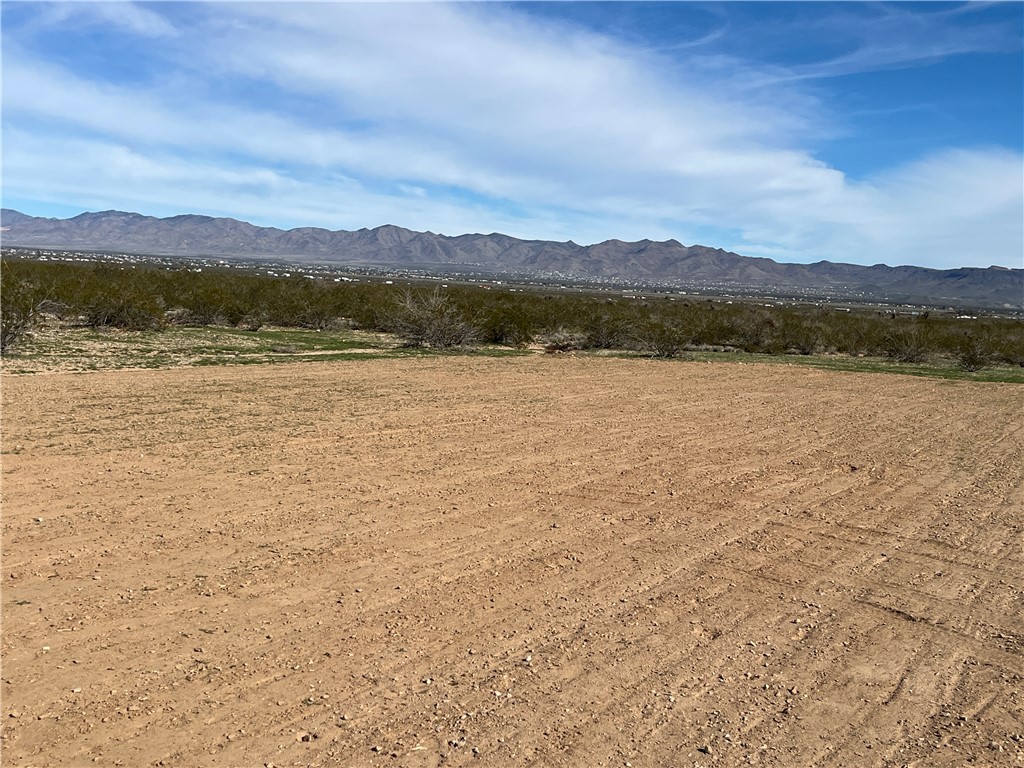 2034 South Cordes Road Golden Valley, AZ 86413 - Photo 4 of 17 Looking to the NE from North Edge of Cleared Pad - 2034 S Cordes Golden Valley