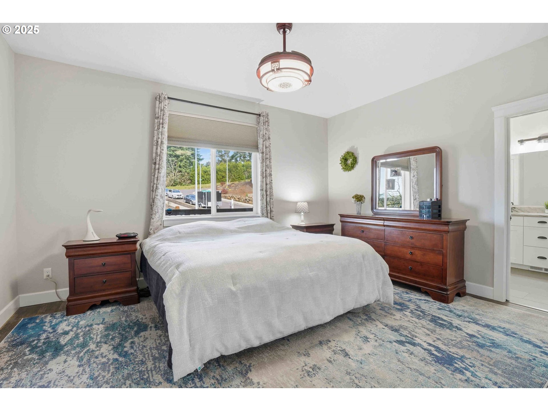 112 Summit View Avenue Southeast Salem, OR 97306 - Photo 21 of 47 a bedroom with a bed and a dresser