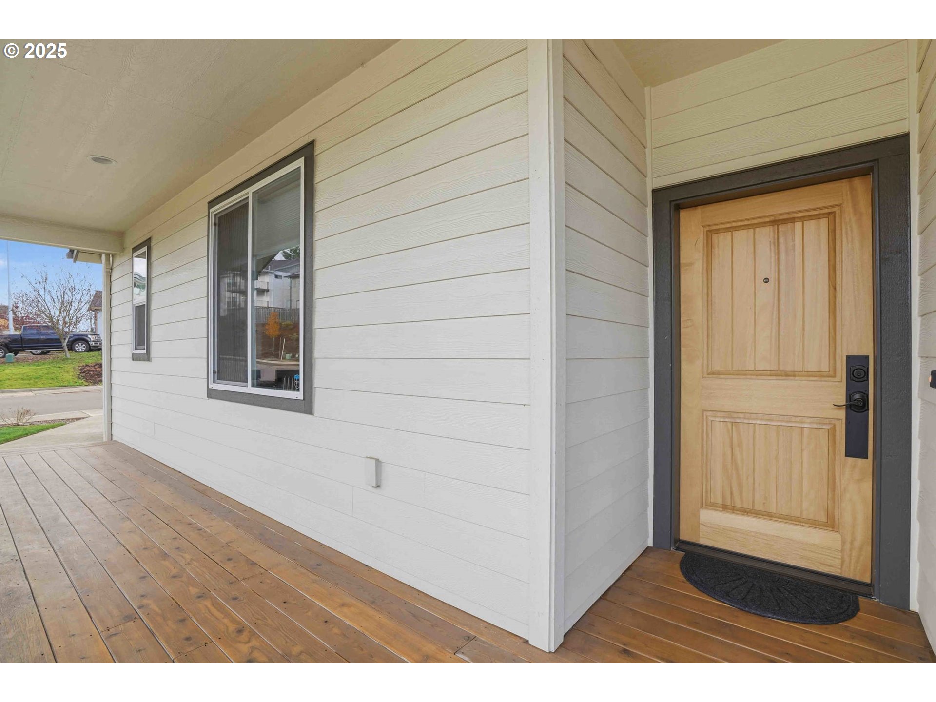 112 Summit View Avenue Southeast Salem, OR 97306 - Photo 5 of 47 a view of an empty room and window