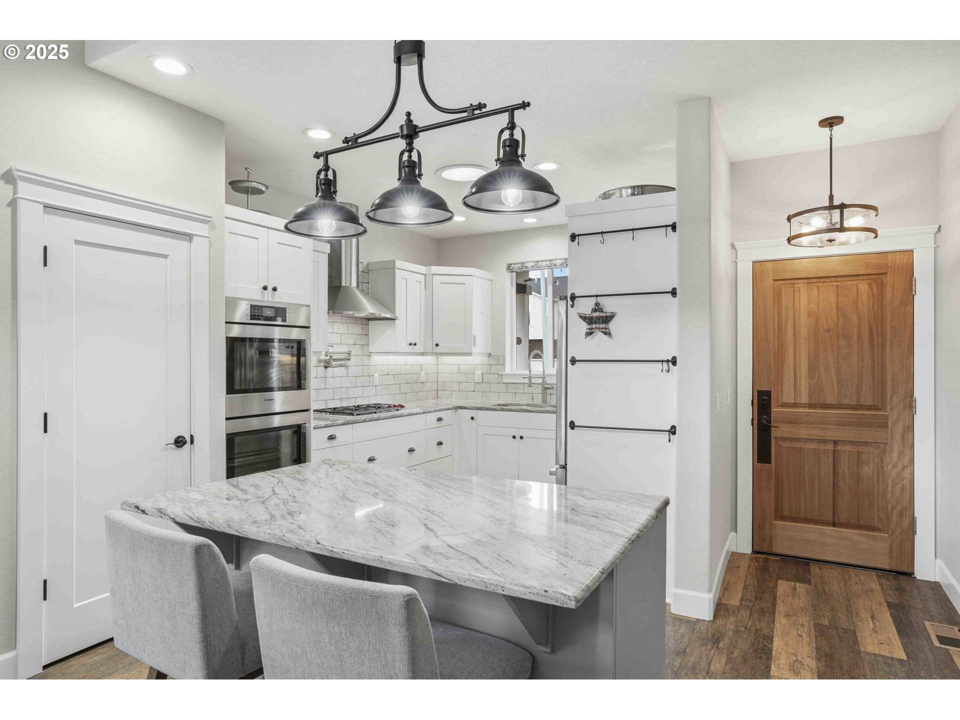 112 Summit View Avenue Southeast Salem, OR 97306 - Photo 8 of 47 a kitchen with cabinets and wooden floor