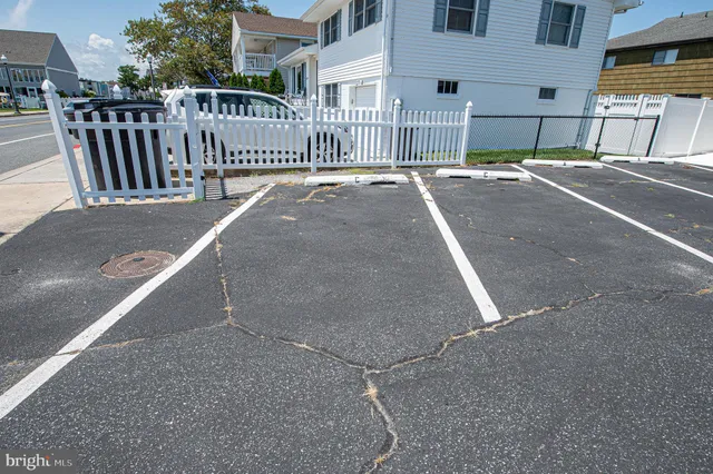 $1,995 | 318 Bayshore Drive, Unit C, Ocean City, MD 21842