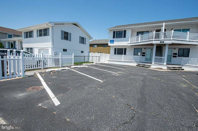 $1,995 | 318 Bayshore Drive, Unit C, Ocean City, MD 21842