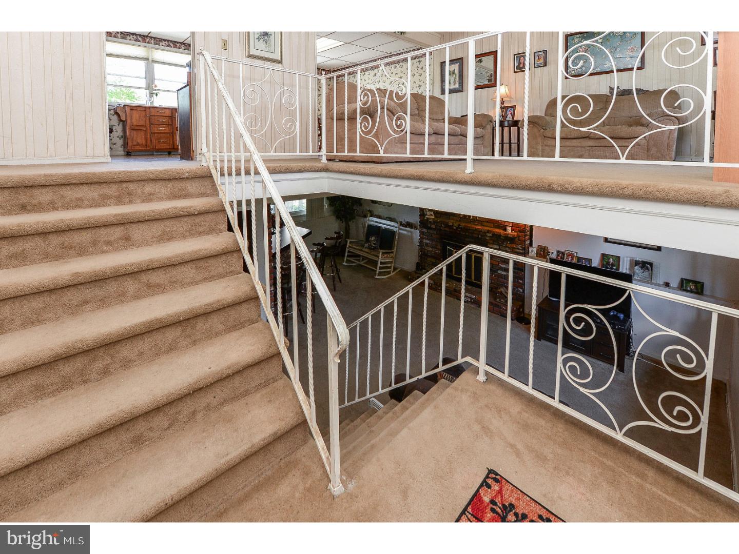 520 Fordham Road Woodbury Heights, NJ 08097 - Photo 3 of 25 Foyer