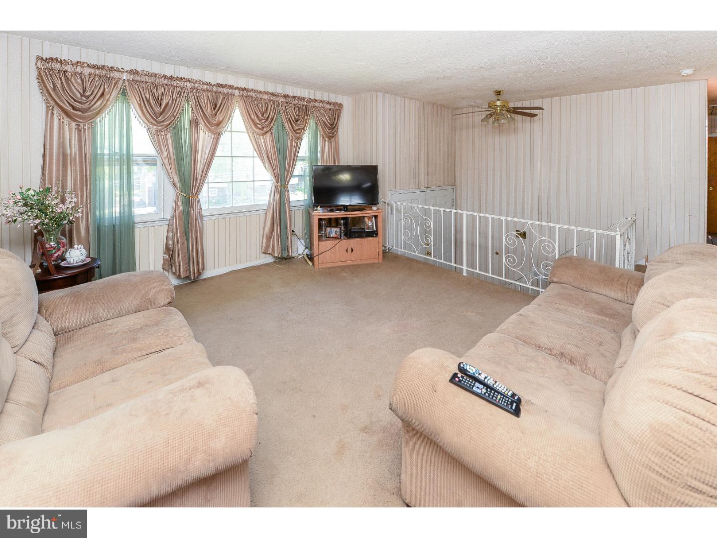 520 Fordham Road Woodbury Heights, NJ 08097 - Photo 7 of 25 Living Room