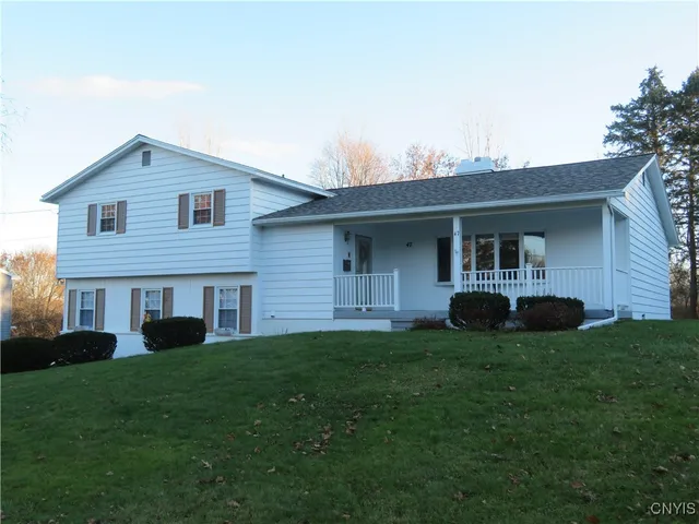 $399,900 | 47 Janet Terrace, New Hartford, NY 13413