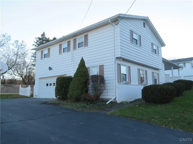 $399,900 | 47 Janet Terrace, New Hartford, NY 13413