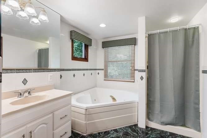 44 Quarry Lane Milton, MA 02186 - Photo 25 of 42