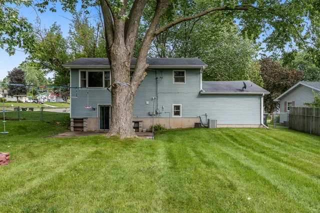 $259,900 | 2066 South Masters Street, Beloit, WI 53511