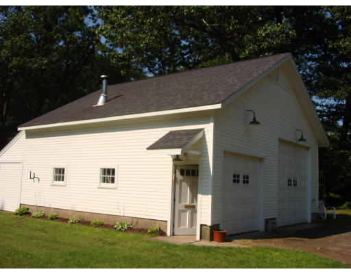 12 Manchonis Road Wilbraham, MA 01095 - Photo 3 of 26 Gallery Image 3