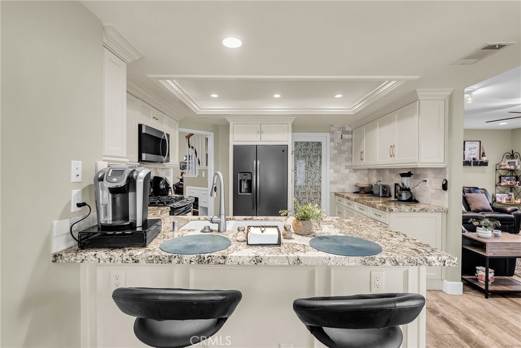 11322 Breithorn Court Riverside, CA 92503 - Photo 16 of 41