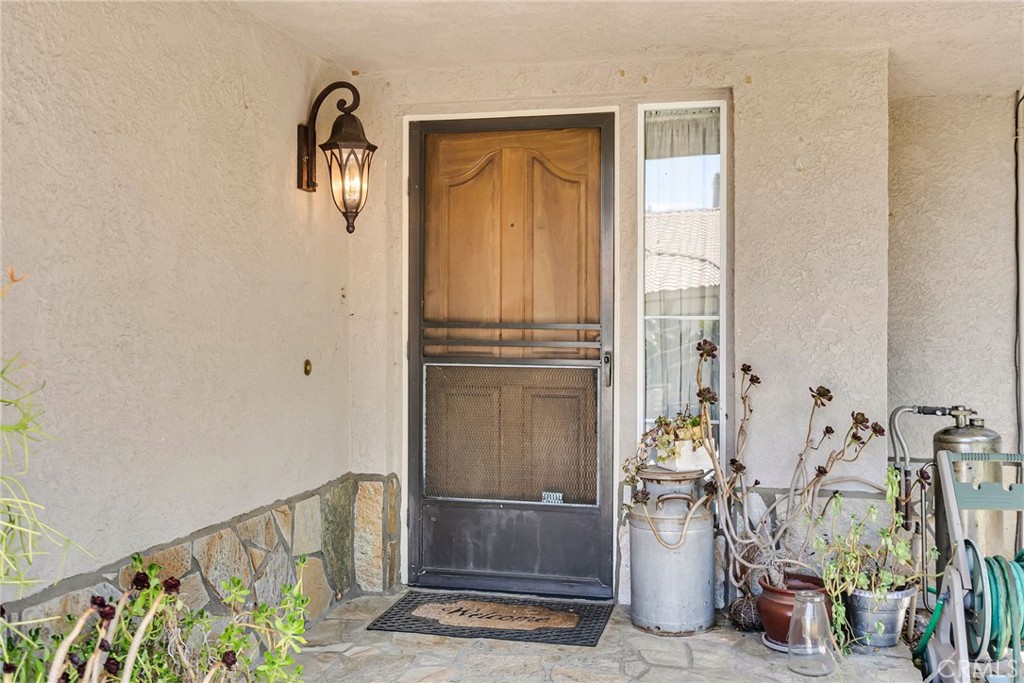 11322 Breithorn Court Riverside, CA 92503 - Photo 7 of 41