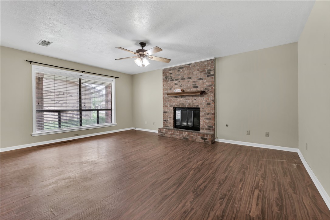 3015 Red Robin Loop Bryan, TX 77802 - Photo 5 of 19