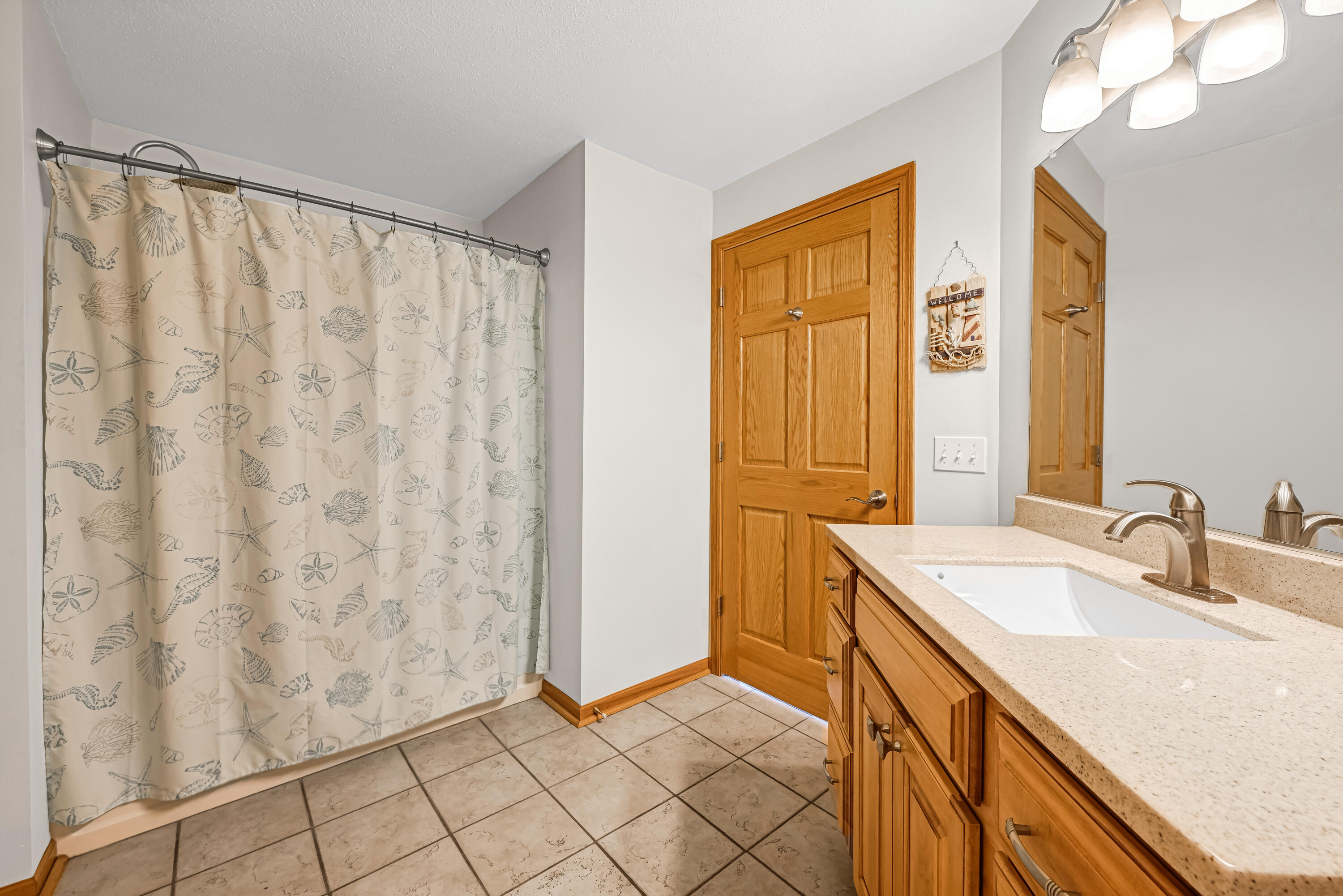 2138 Landings Lane Delavan, WI 53115 - Photo 16 of 43 Main Floor Full Bath