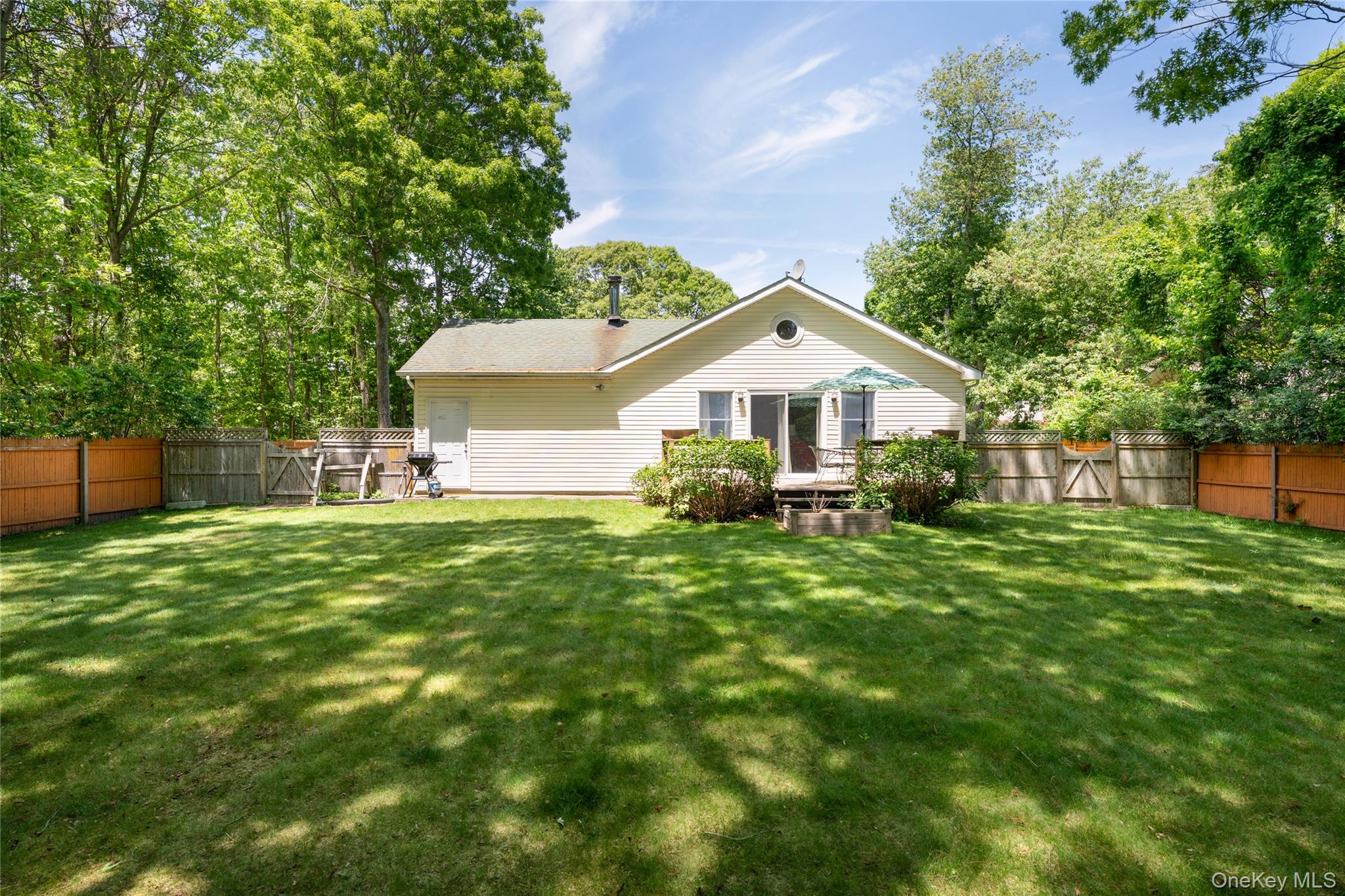 47 Suffolk Road Hampton Bays, NY 11946 - Photo 34 of 42