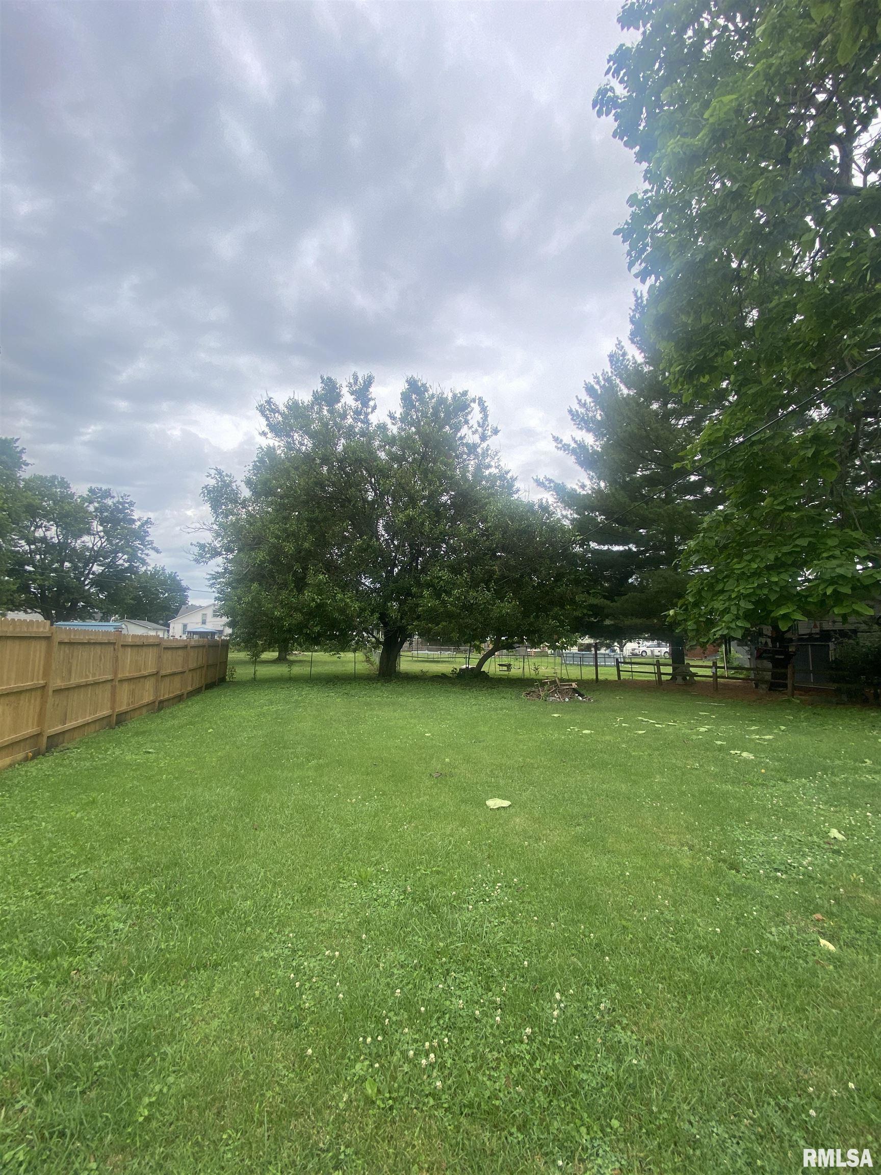 875 East Elm Street Canton, IL 61520 - Photo 4 of 5