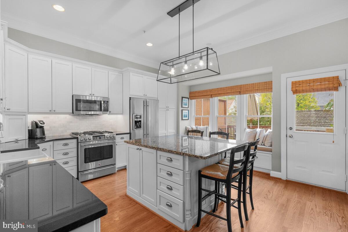 354 Hart Road Gaithersburg, MD 20878 - Photo 12 of 66 Gourmet Kitchen with large center island