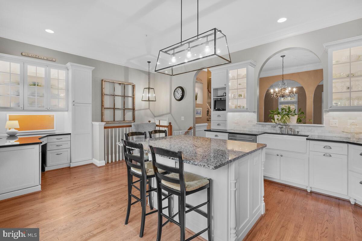 354 Hart Road Gaithersburg, MD 20878 - Photo 14 of 66 Gourmet Kitchen with corner workstation