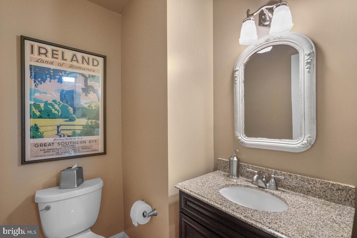 354 Hart Road Gaithersburg, MD 20878 - Photo 19 of 66 Powder Room