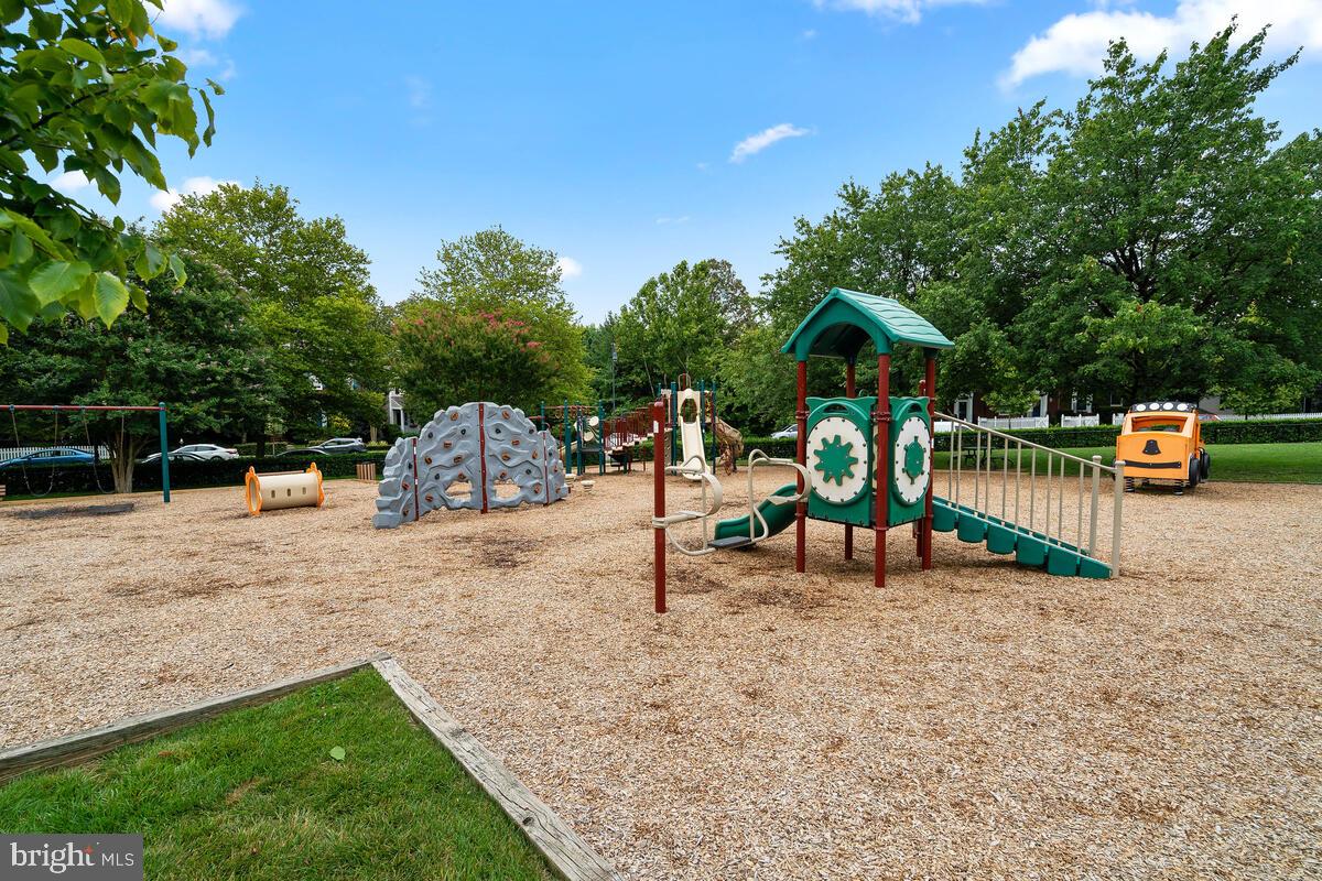 354 Hart Road Gaithersburg, MD 20878 - Photo 52 of 66 Tot Lots