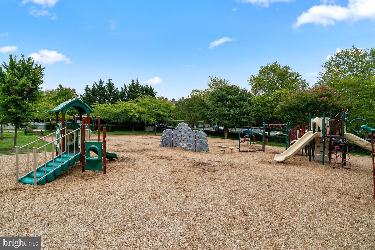 354 Hart Road Gaithersburg, MD 20878 - Photo 53 of 66 Gallery Image 53