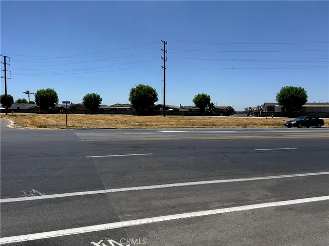 a view of a tennis court