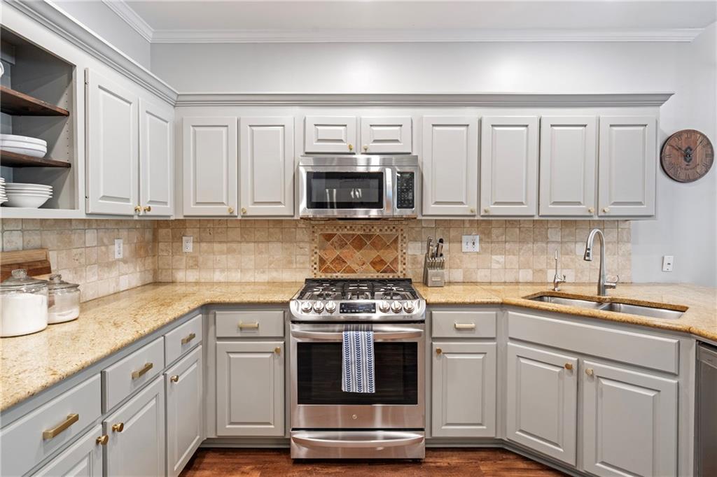 4635 Hardwick Court Suwanee, GA 30024 - Photo 9 of 46