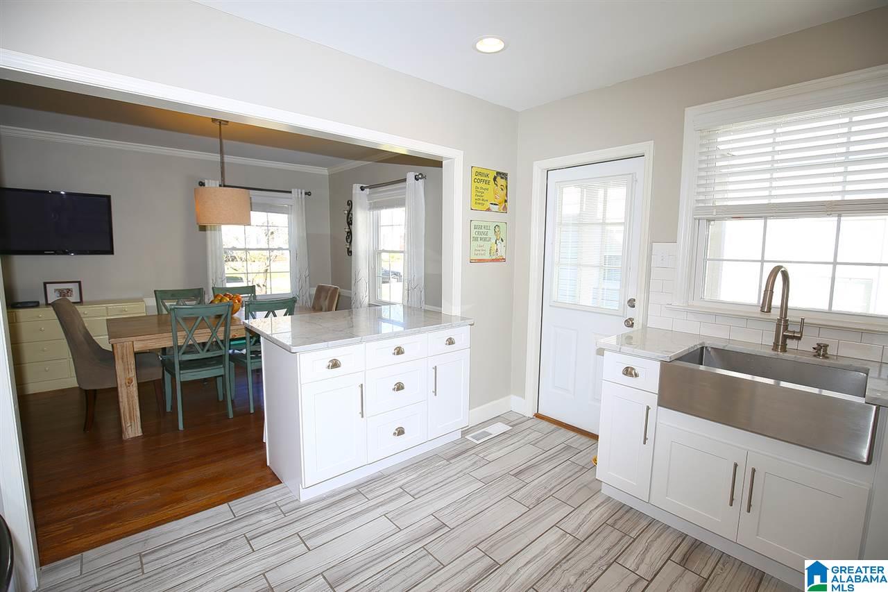 1207 Irving Road Birmingham, AL 35209 - Photo 5 of 32