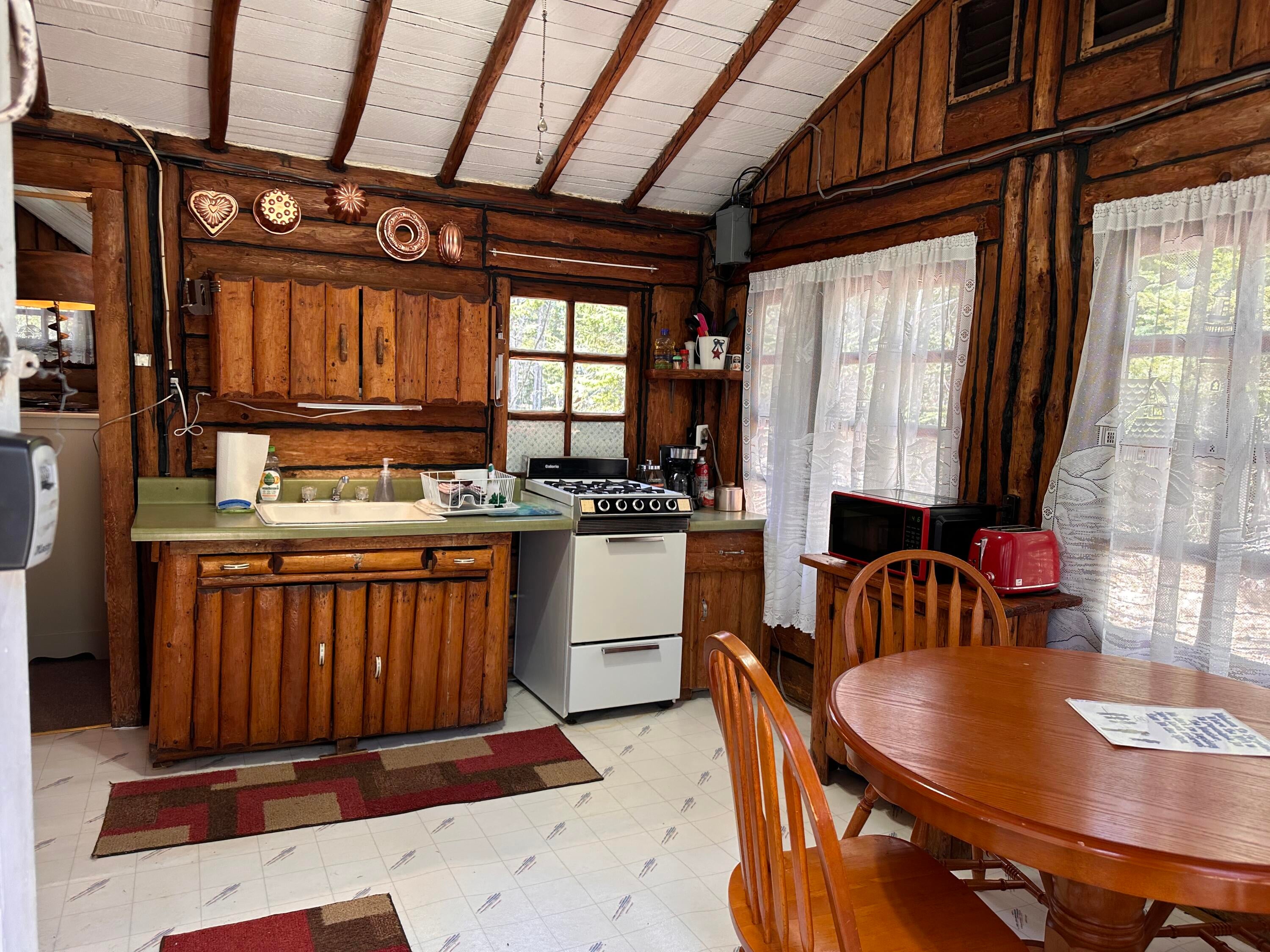 9534 North Whitefish Point Road Paradise, MI 49768 - Photo 32 of 41 Gallery Image 32