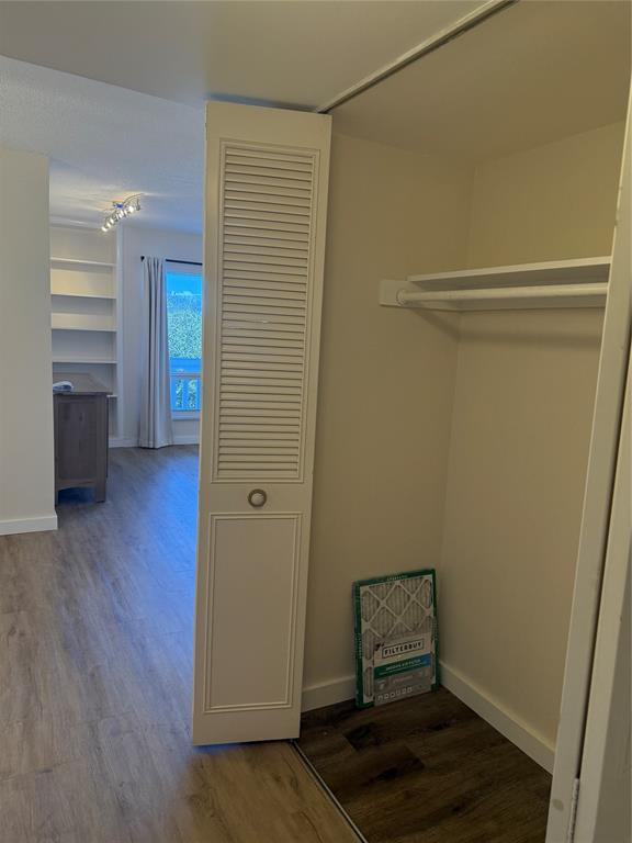 Undisclosed Address Fort Lauderdale, FL 33308 - Photo 23 of 28 a room with a bench and a window