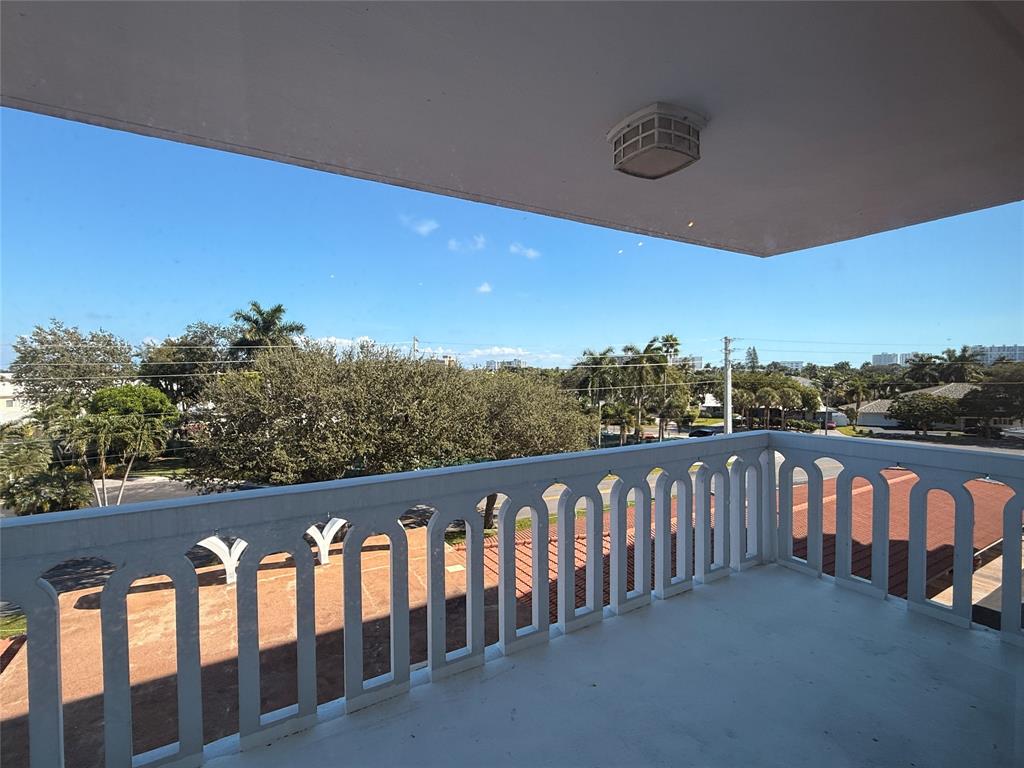 Undisclosed Address Fort Lauderdale, FL 33308 - Photo 25 of 28 a view of a balcony
