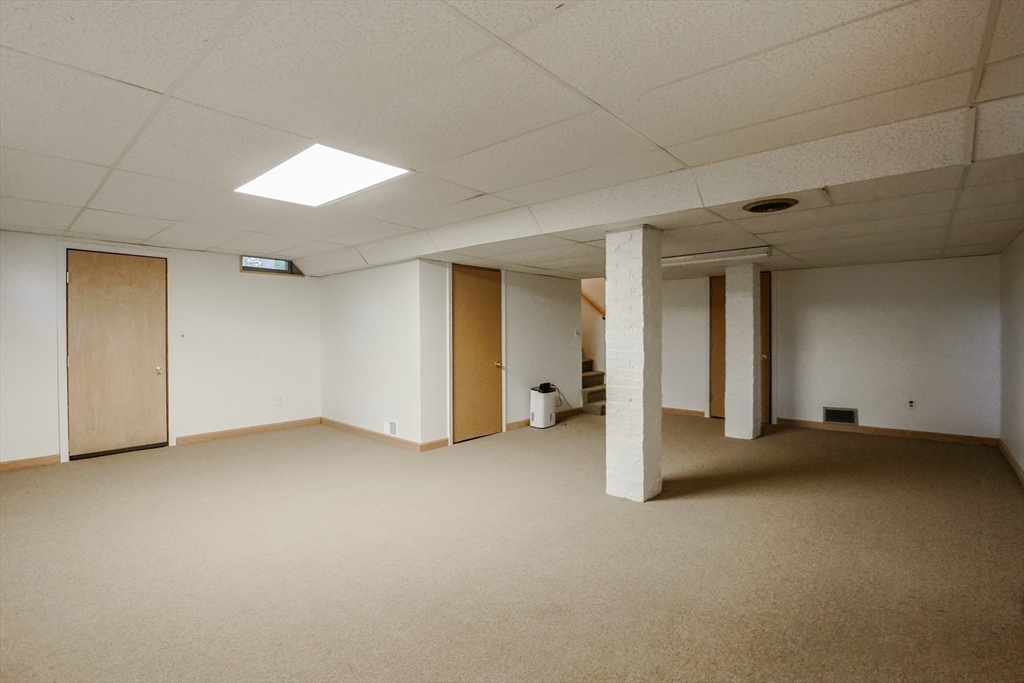 33 Birch Hill Road Newton, MA 02465 - Photo 23 of 29 Gallery Image 23