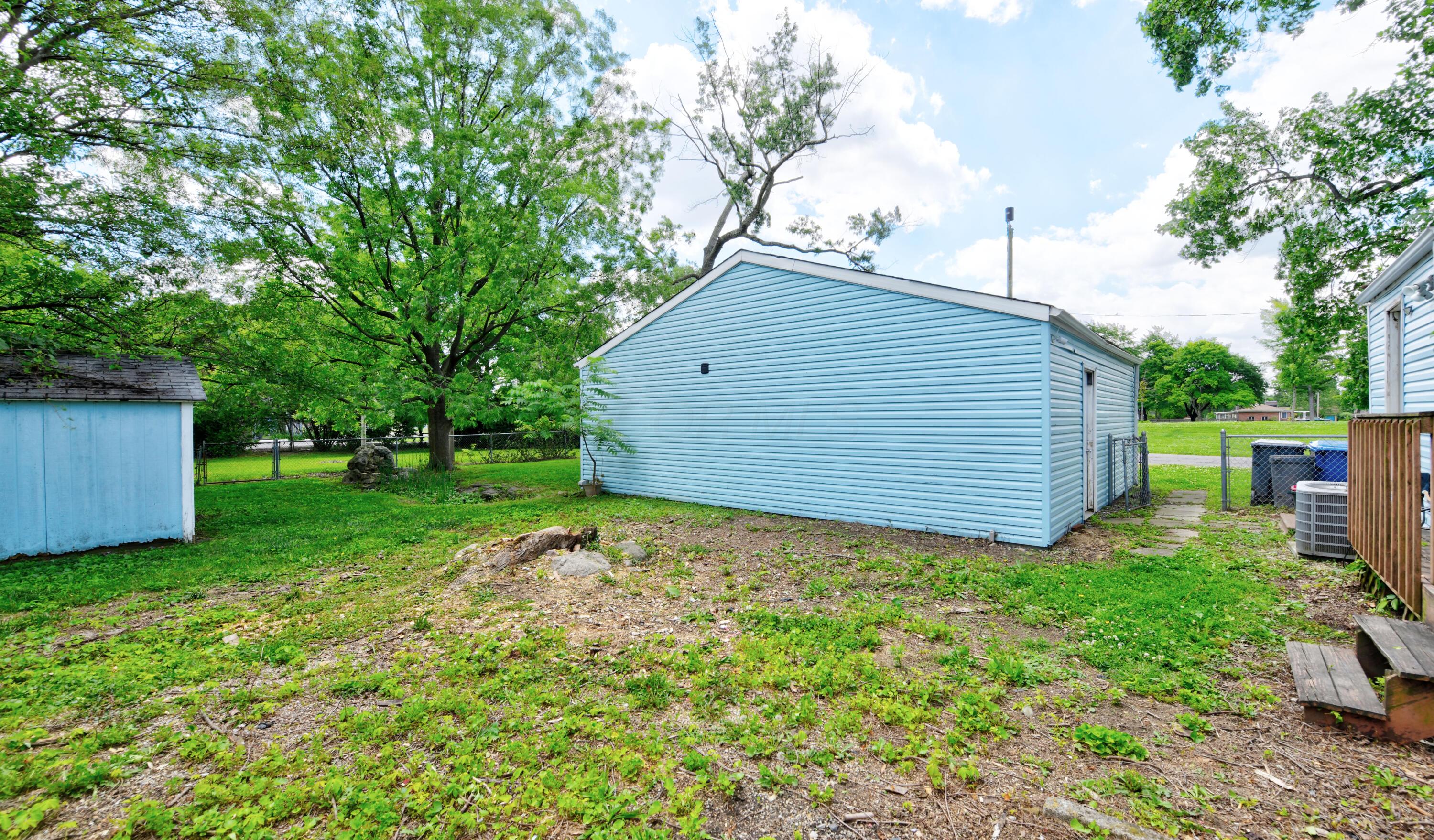 662 Beechwood Road Whitehall, OH 43213 - Photo 13 of 48 Yard