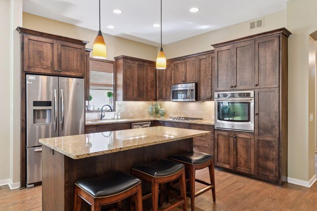 $999,999 | 25 Riley Ridge, Chanhassen, MN 55317