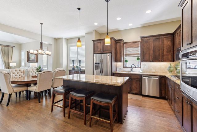 $999,999 | 25 Riley Ridge, Chanhassen, MN 55317