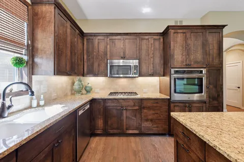 $999,999 | 25 Riley Ridge, Chanhassen, MN 55317