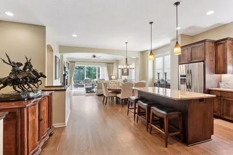 $999,999 | 25 Riley Ridge, Chanhassen, MN 55317