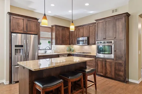 $999,999 | 25 Riley Ridge, Chanhassen, MN 55317