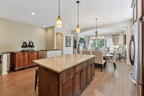 $999,999 | 25 Riley Ridge, Chanhassen, MN 55317