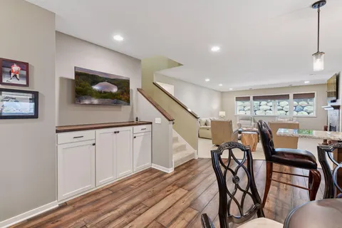 $999,999 | 25 Riley Ridge, Chanhassen, MN 55317