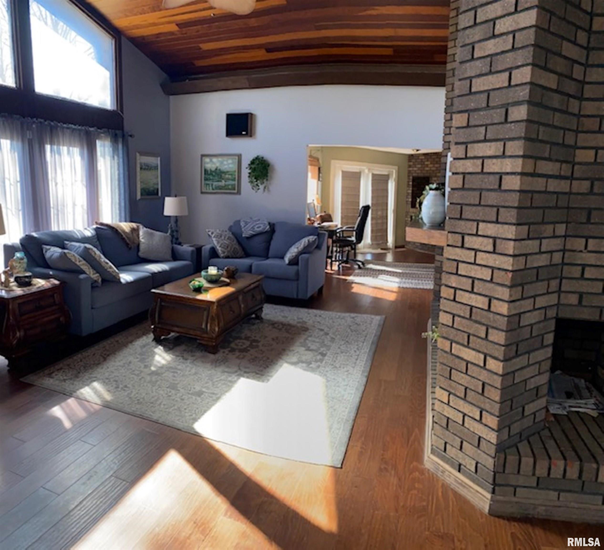 1525 Mills Cart Road Salem, IL 62881 - Photo 4 of 34 Gallery Image 4