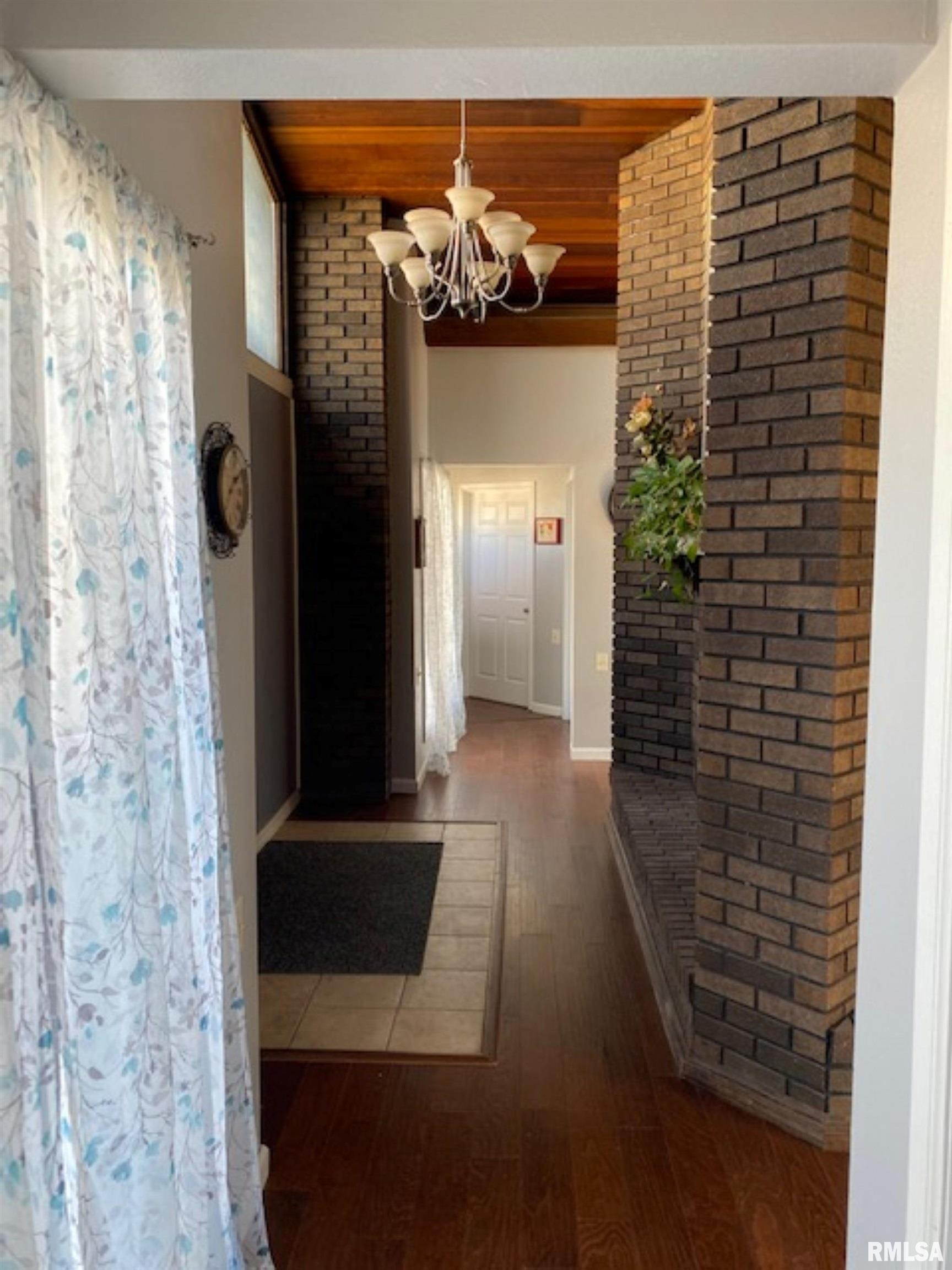 1525 Mills Cart Road Salem, IL 62881 - Photo 10 of 34 Gallery Image 10