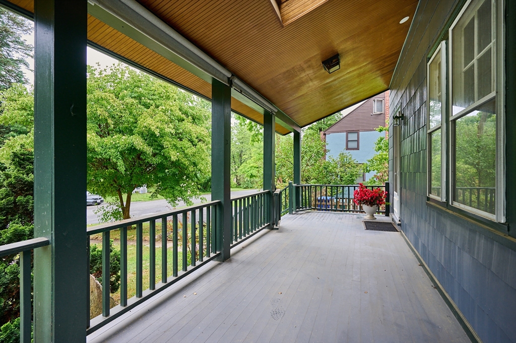 9 McClure Street Amherst, MA 01002 - Photo 4 of 32