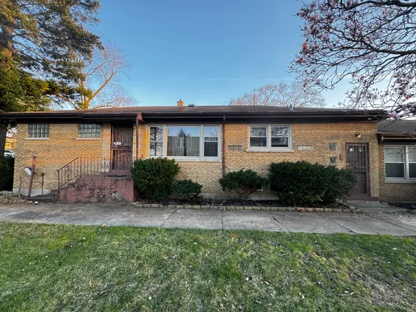 $145,000 | 10100 South St Lawrence Avenue, Chicago, IL 60628