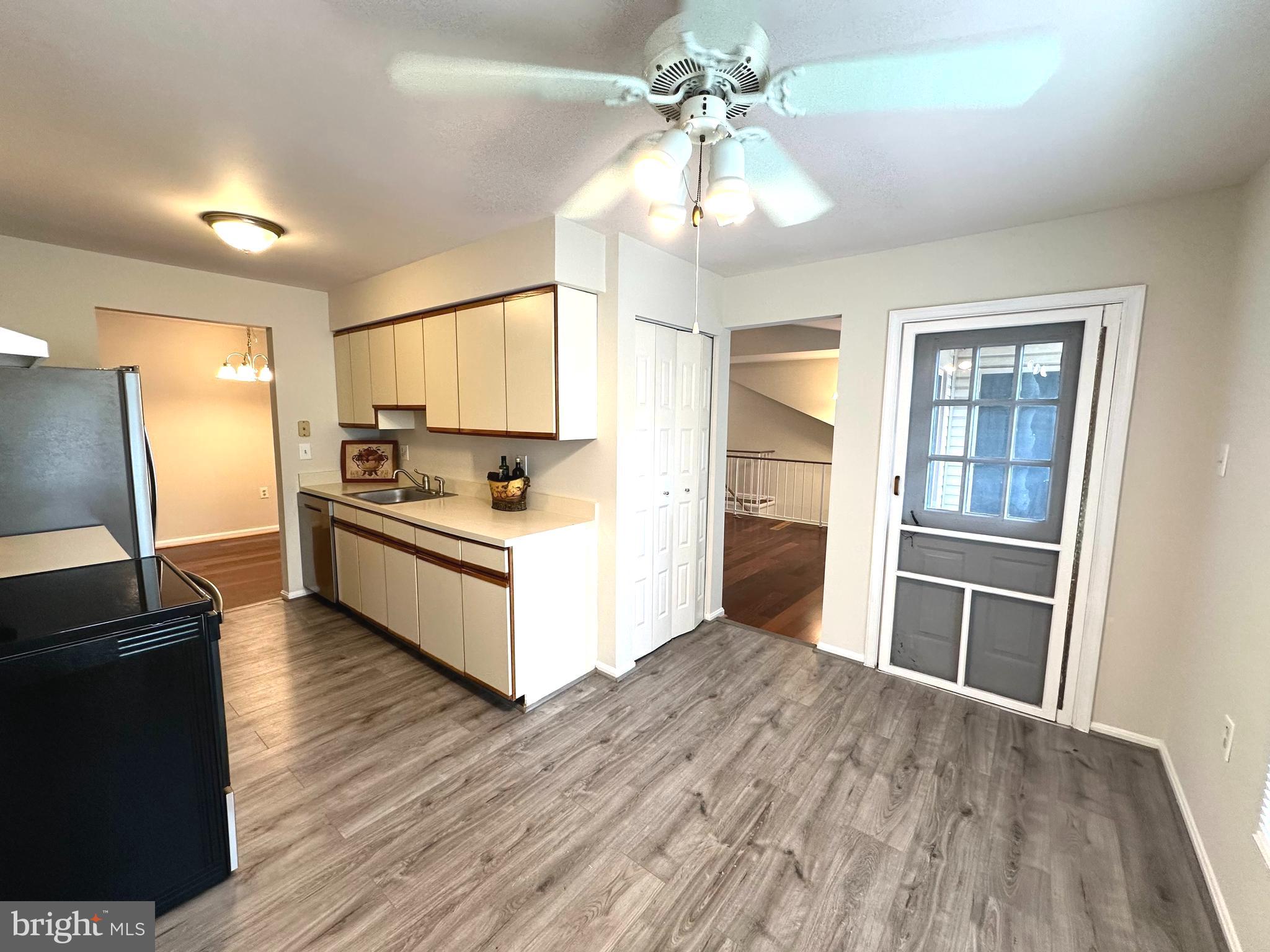 10407 Paradise Court Manassas, VA 20109 - Photo 15 of 38 Dinette area leads to LR & Balcony