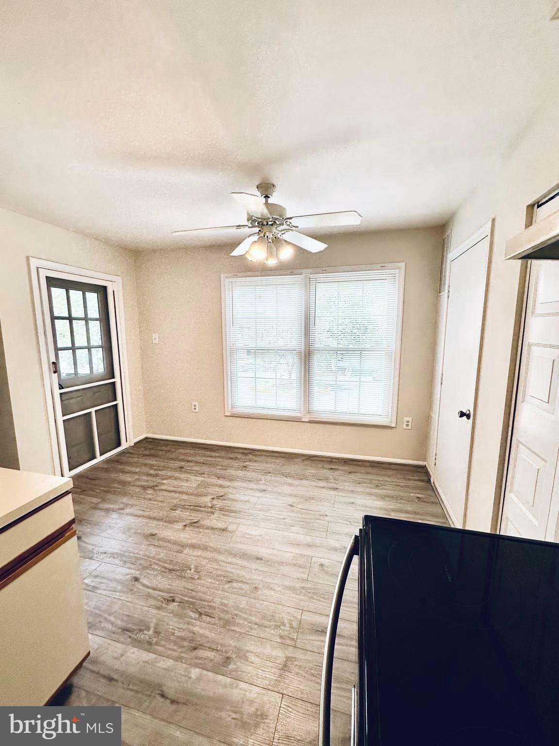 10407 Paradise Court Manassas, VA 20109 - Photo 22 of 38 Kitchen Dinette Area
