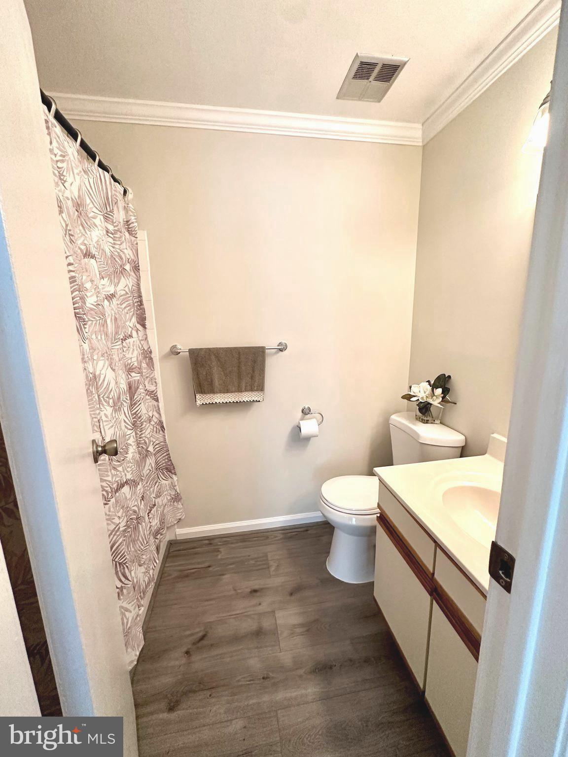 10407 Paradise Court Manassas, VA 20109 - Photo 27 of 38 Master Bathroom