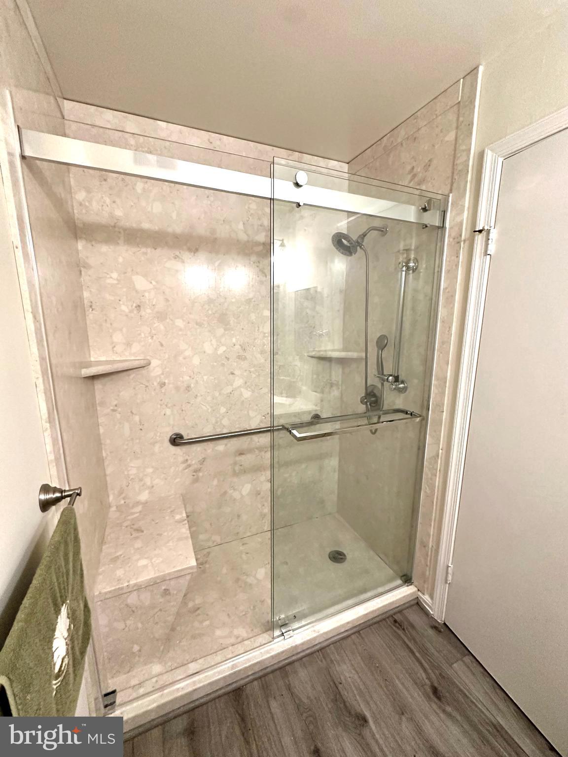 10407 Paradise Court Manassas, VA 20109 - Photo 31 of 38 Bathroom Hallway