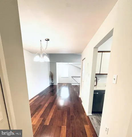 $325,000 | 10407 Paradise Court, Manassas, VA 20109