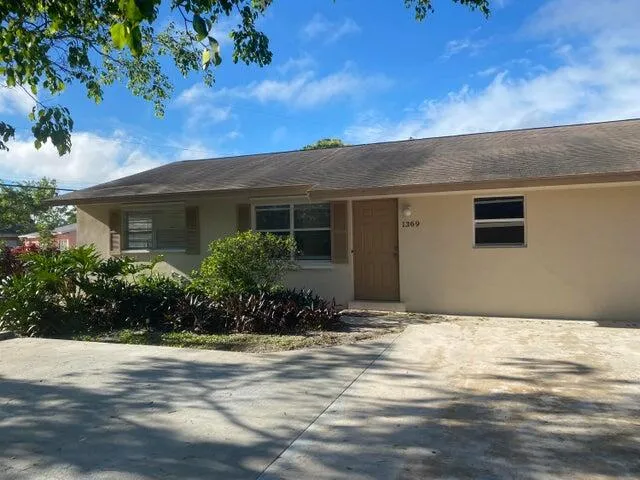 $2,700 | 1369 Sunset Road, Palm Springs, FL 33406